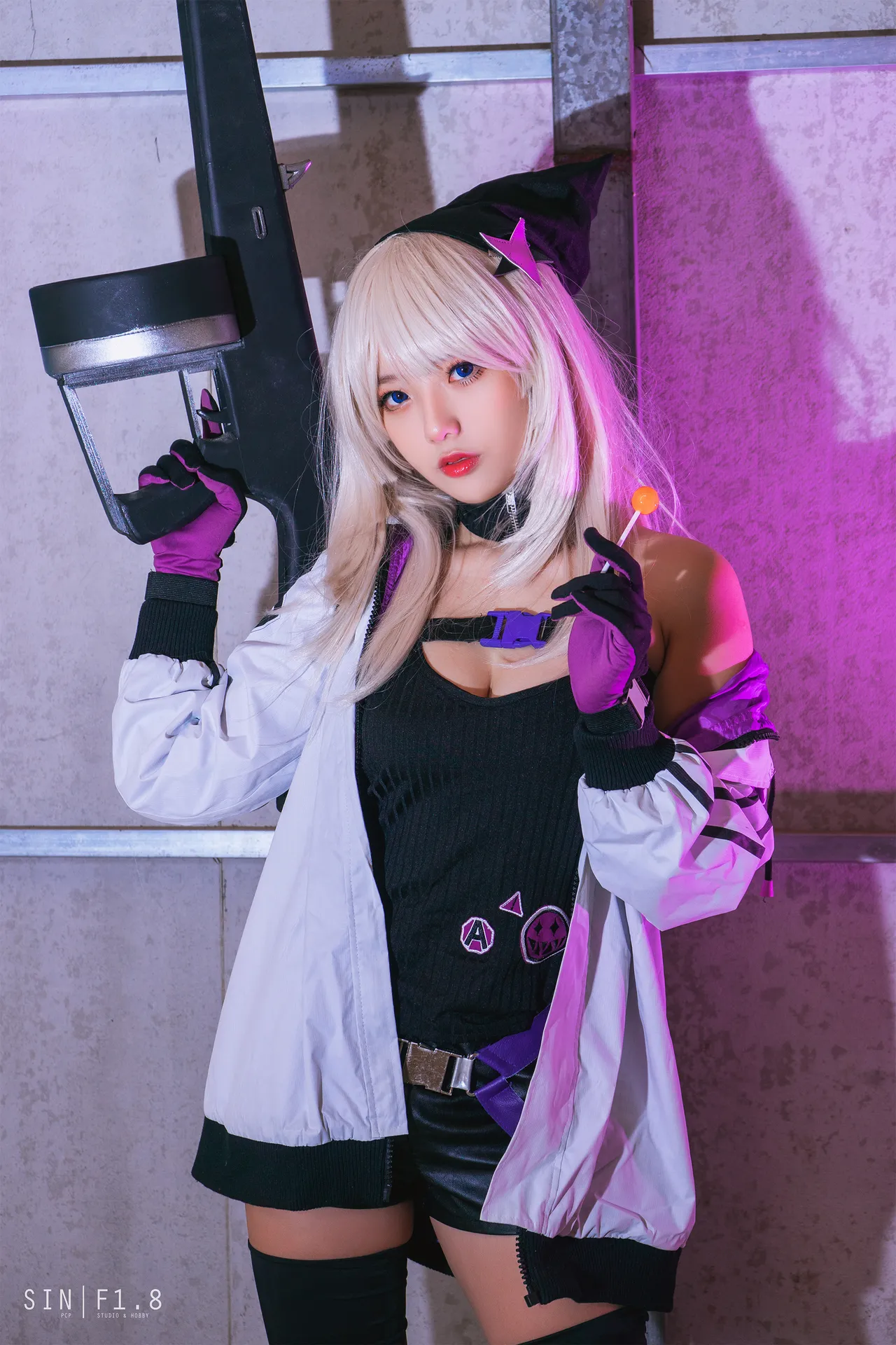 Messie Huang - AA-12-erohere2.webp